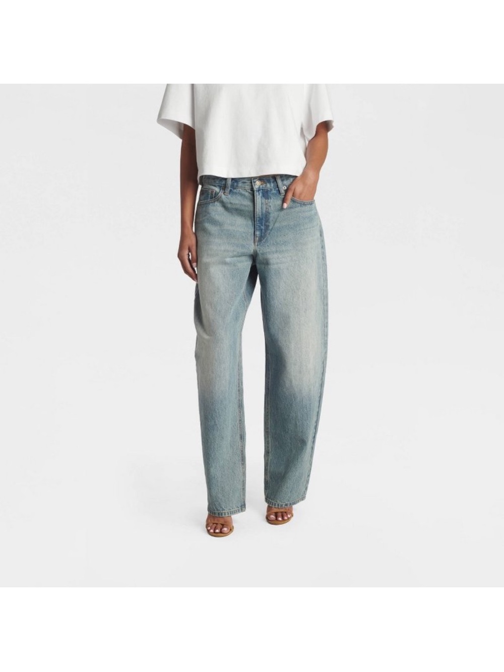 KBB by Kahlana mid-rise “The Zip Back Jeans” Light wash